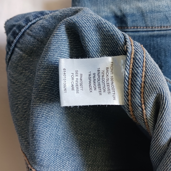Candie's • Women's Relaxed Distressed  Denim Trucker Jean Jacket - Picture 10 of 12
